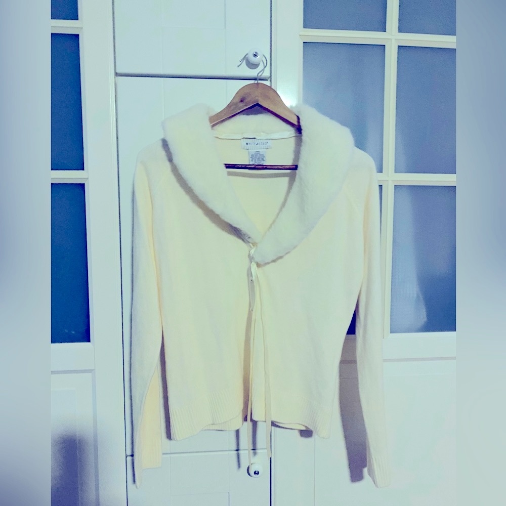 Perfect now - Preloved White Stag Ivory Cardigan with Faux Fur collar Size S